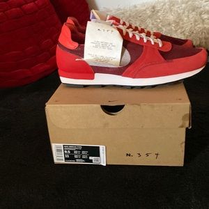 Nike Dbreak-Type- University Red and white 9.5